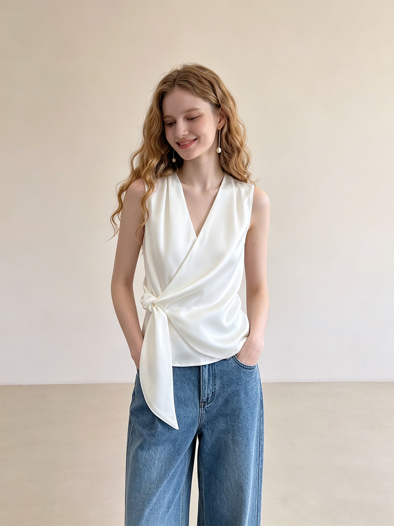 블랙 V넥 레이스 패치워크 캐미탑 여성 크로스 디자인  - V Neck Cami Top 리뷰 및 가격