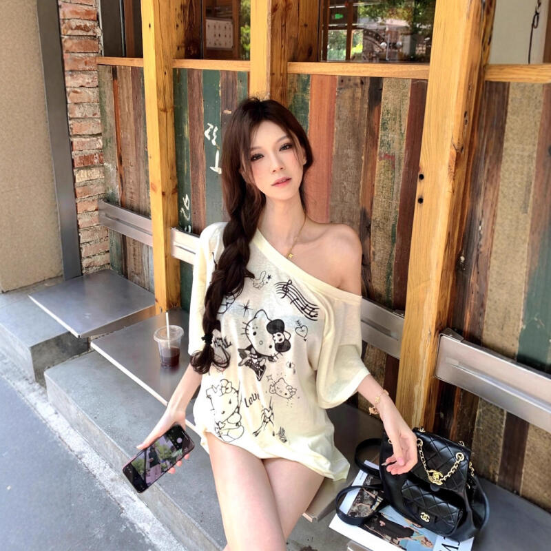 자외선 차단 블라우스 헬로 키티 비스듬한 어깨 카툰 탑 - Off Shoulder Top 리뷰 및 가격